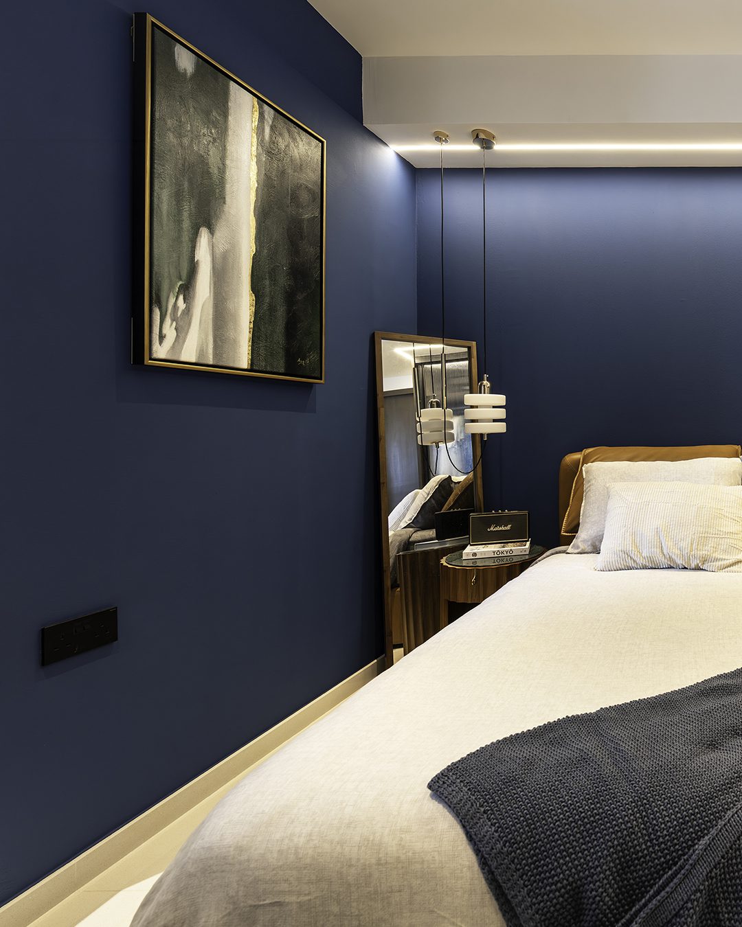 Bedroom-Bed-v1-Left