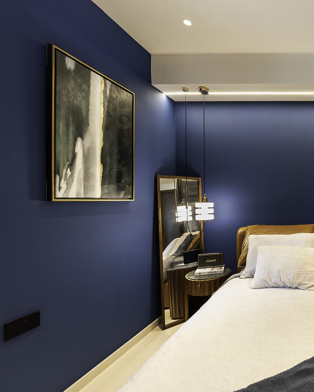 Bedroom-Bed-v2-Left