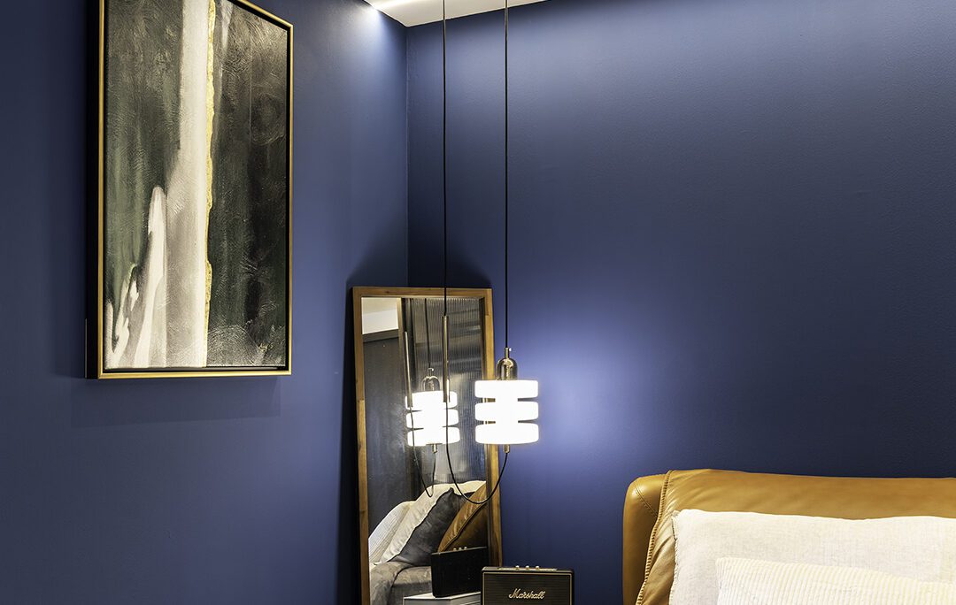 Bedroom-Close-Up-Pendent-Light