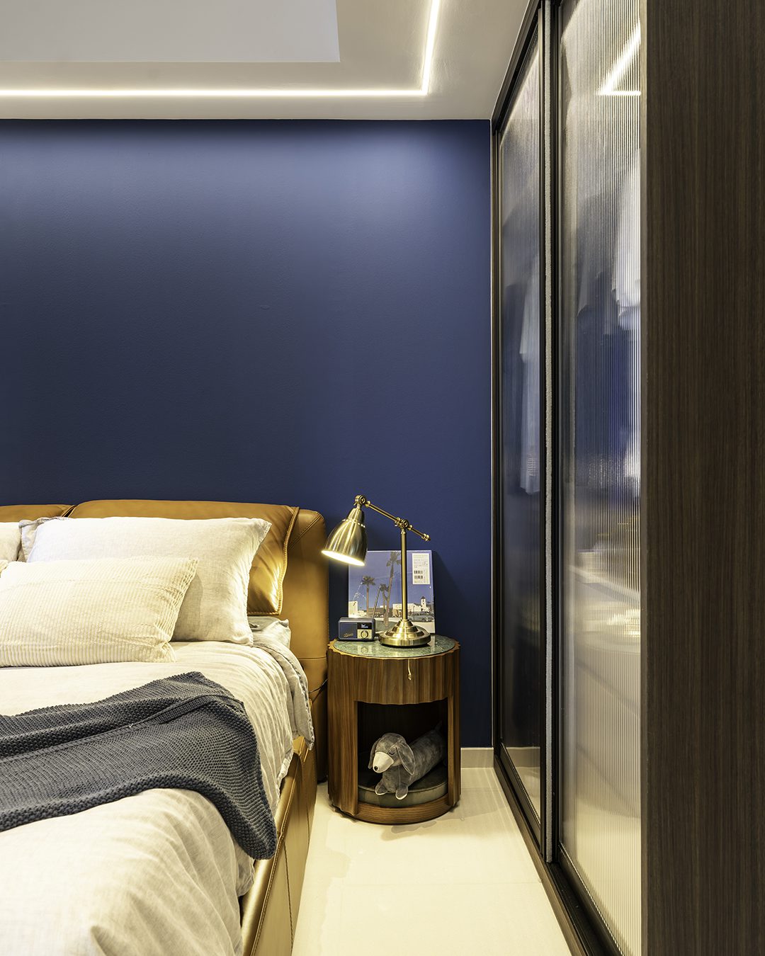 Bedroom-Close-Up-Side-Table
